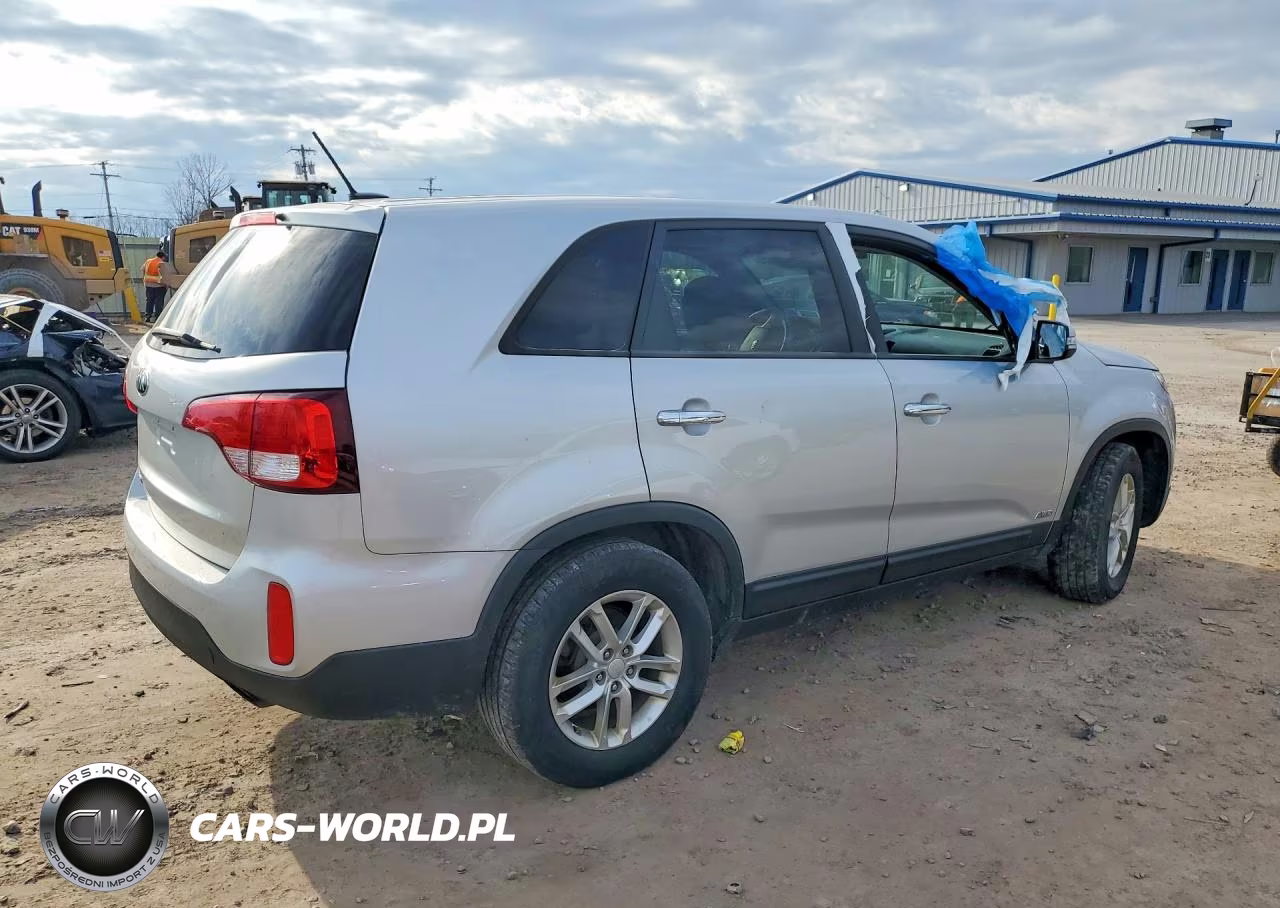 2015 Kia Sorento Lx VIN:5XYKTCA68FG622692 - 3