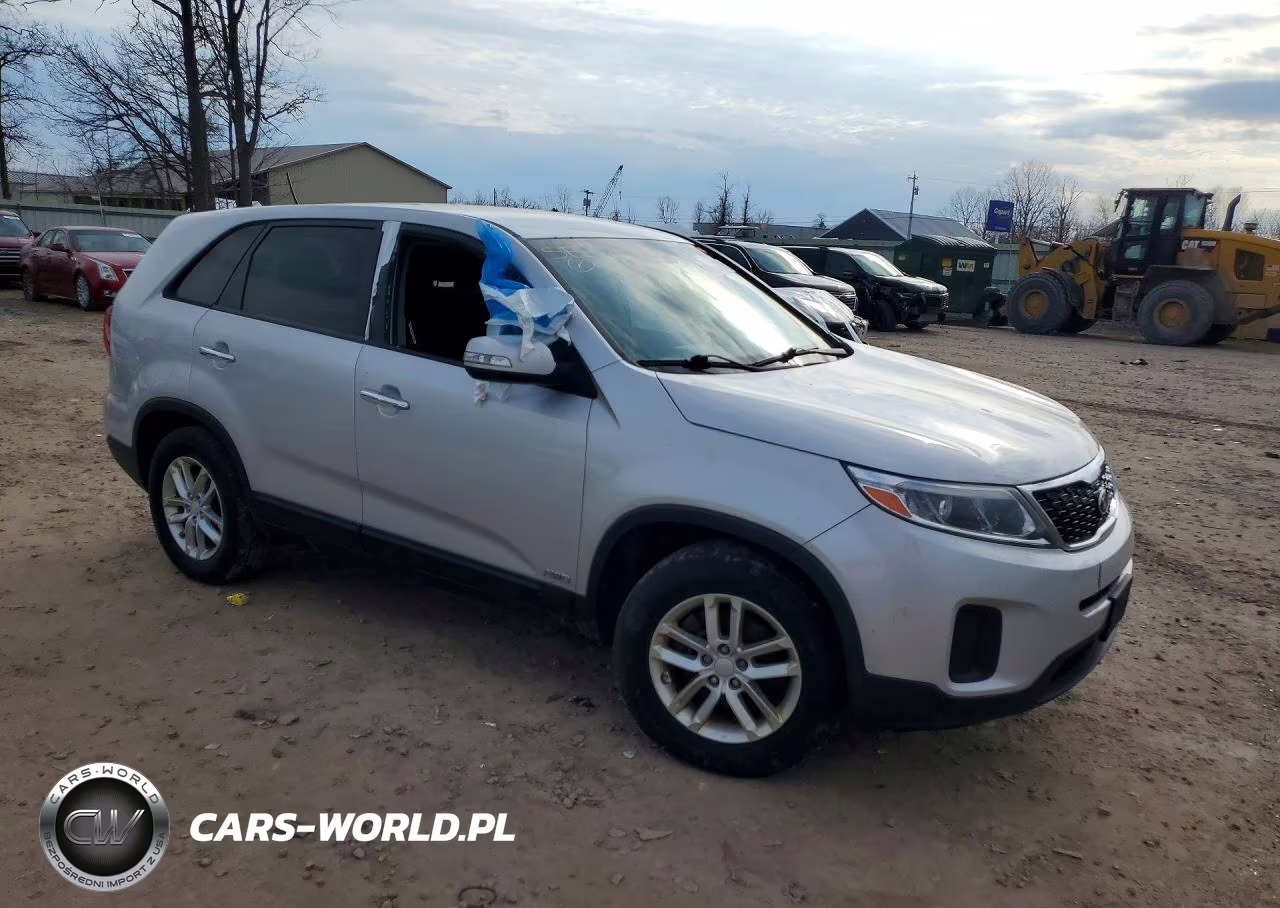 2015 Kia Sorento Lx VIN:5XYKTCA68FG622692 - 4