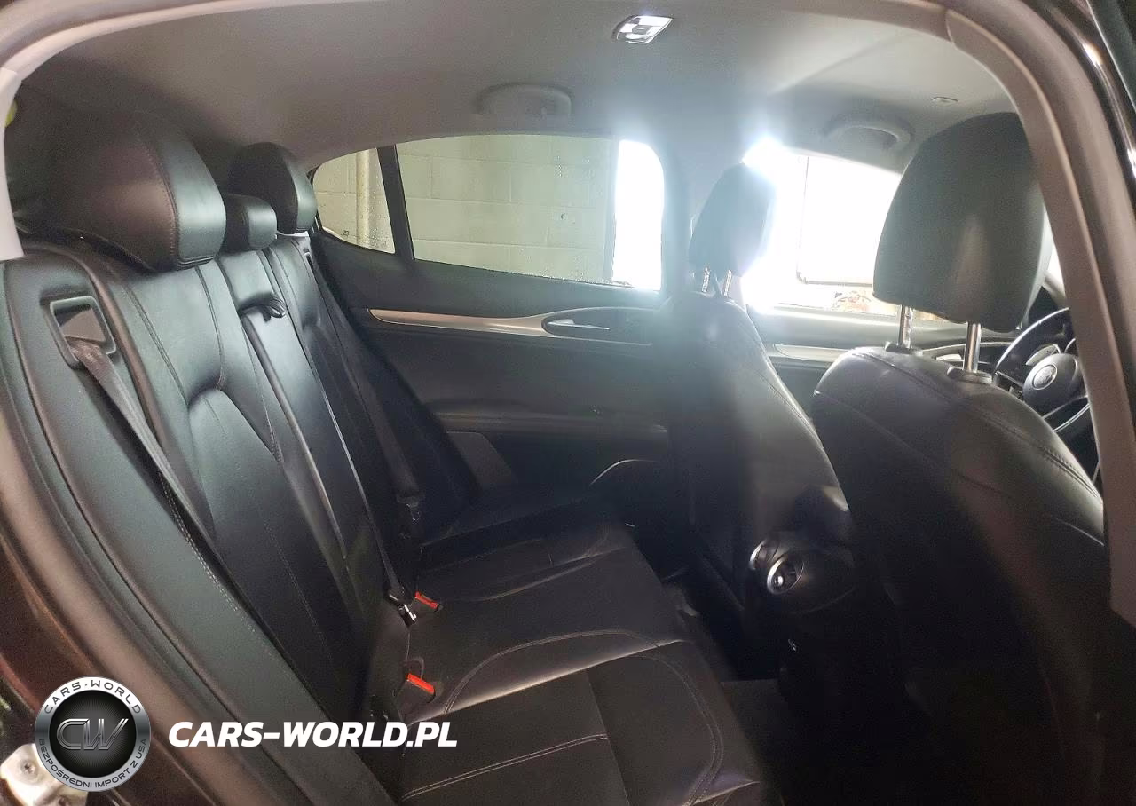 2018 Alfa Romeo Stelvio Sport VIN:ZASFAKPN9J7B61581 - 10