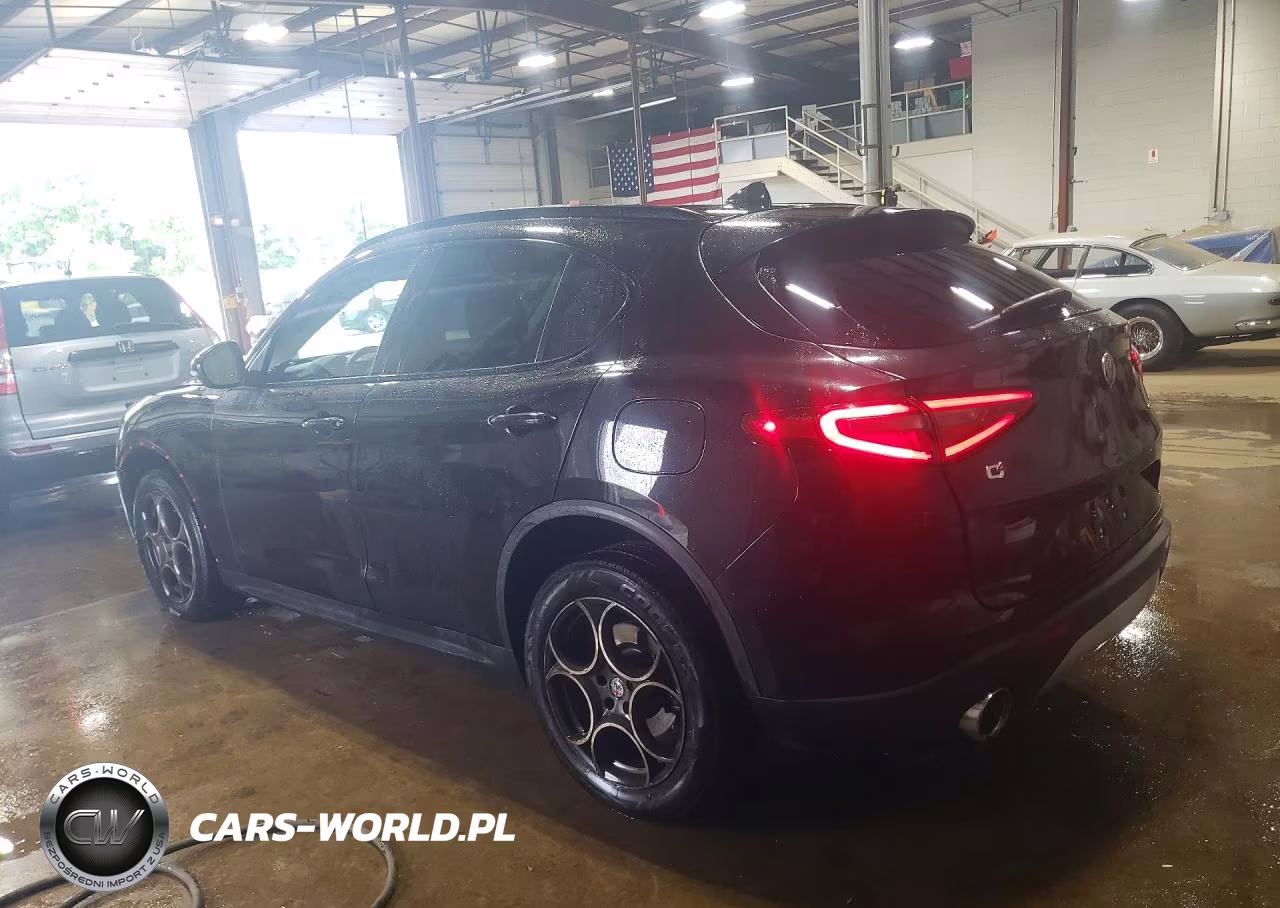 2018 Alfa Romeo Stelvio Sport VIN:ZASFAKPN9J7B61581 - 2