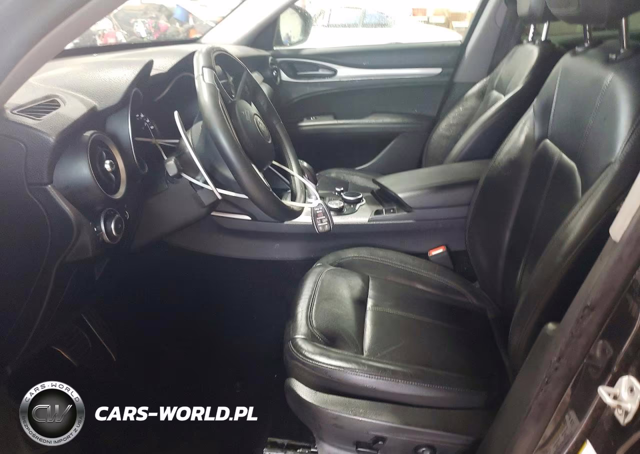 2018 Alfa Romeo Stelvio Sport VIN:ZASFAKPN9J7B61581 - 7