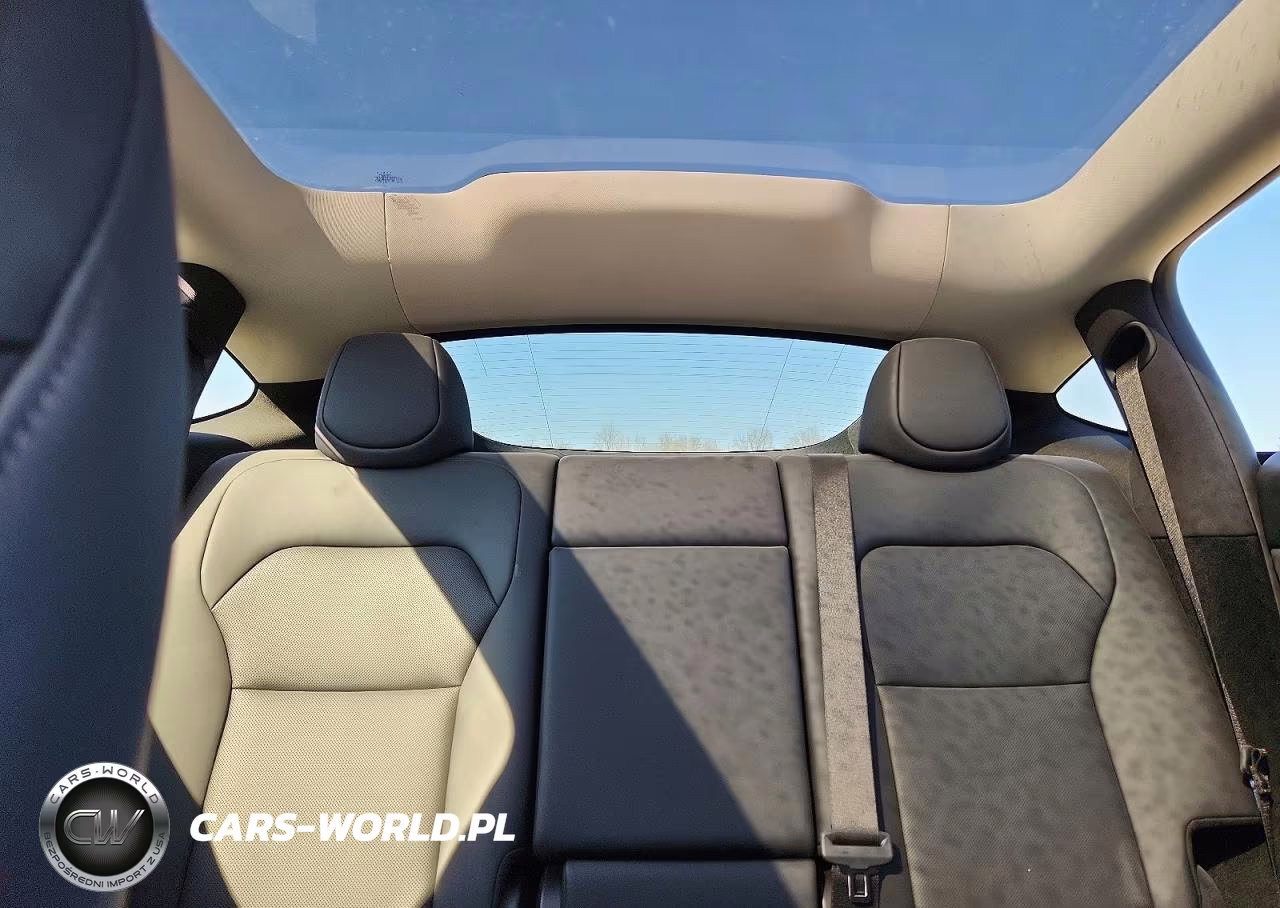 2026 Tesla Model Y VIN:7SAYGDEE7TF570418 - 10