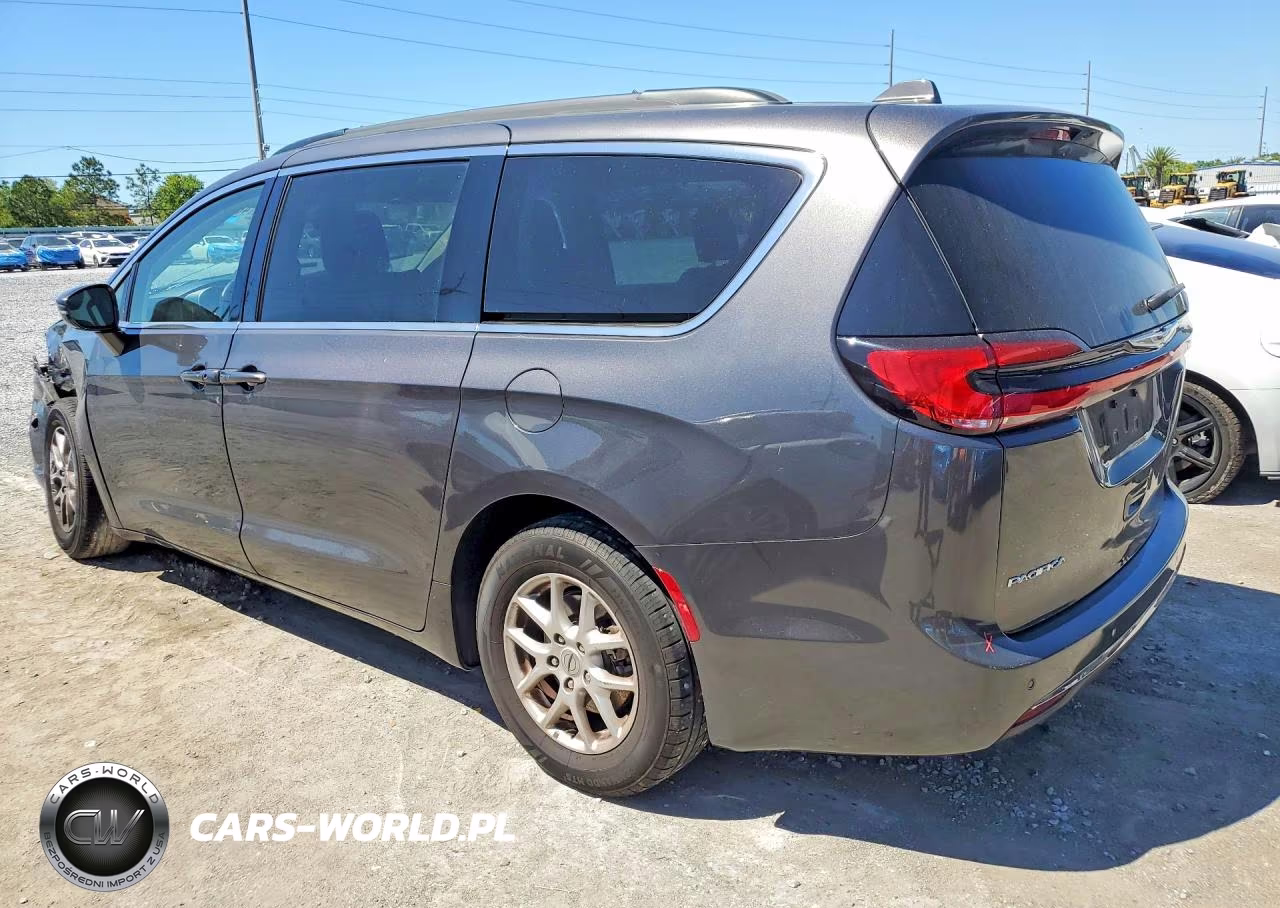 2022 Chrysler Pacifica Touring L VIN:2C4RC1BG8NR116834 - 2