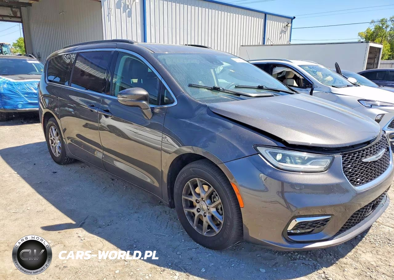 2022 Chrysler Pacifica Touring L VIN:2C4RC1BG8NR116834 - 4