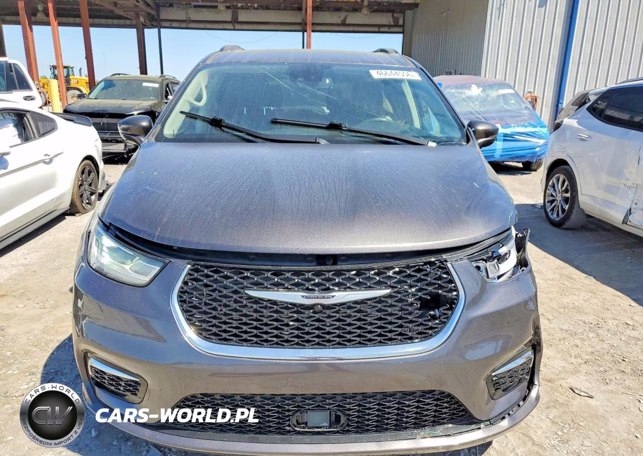 2022 Chrysler Pacifica Touring L VIN:2C4RC1BG8NR116834 - 5