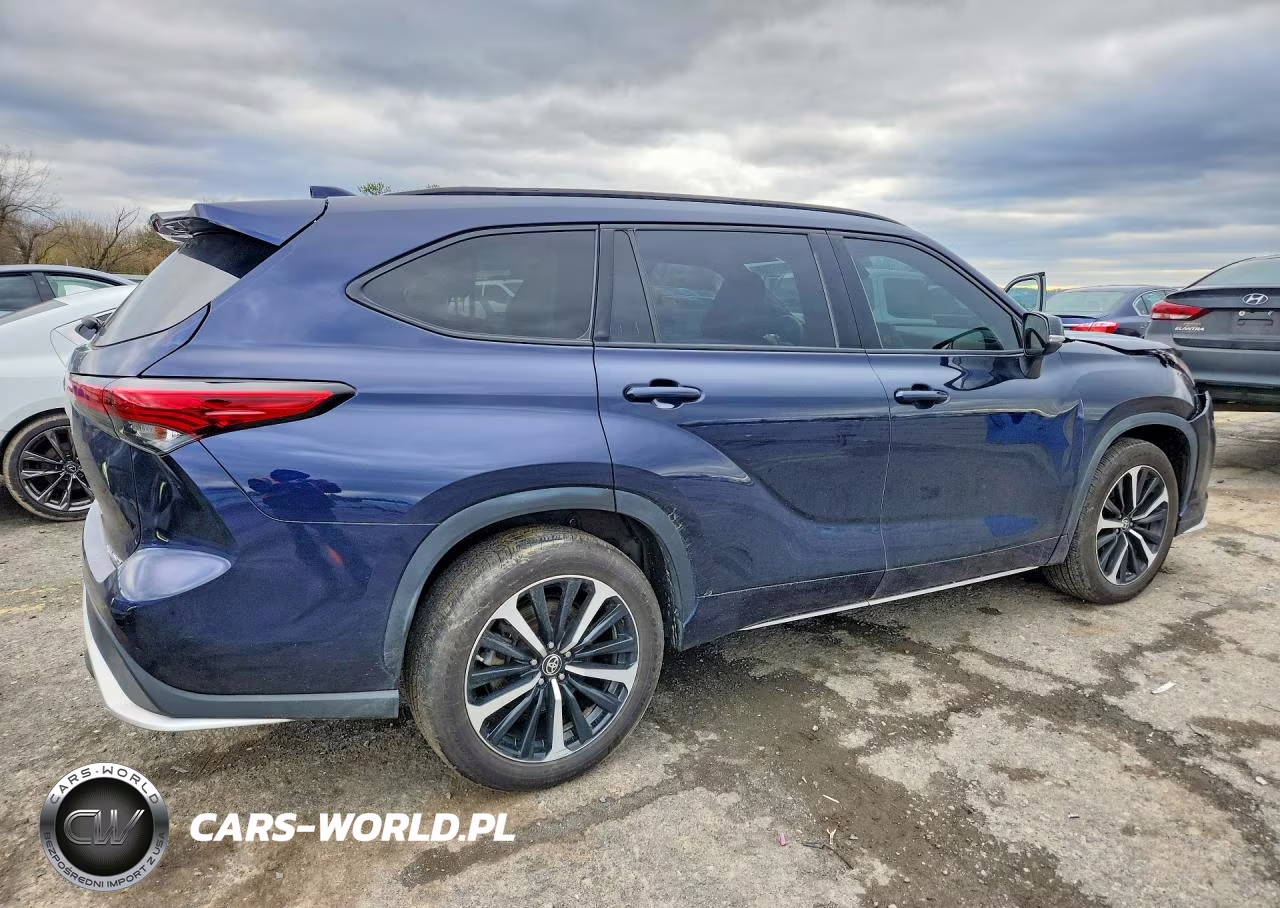 2022 Toyota Highlander Xse VIN:5TDJZRBH5NS210227 - 3