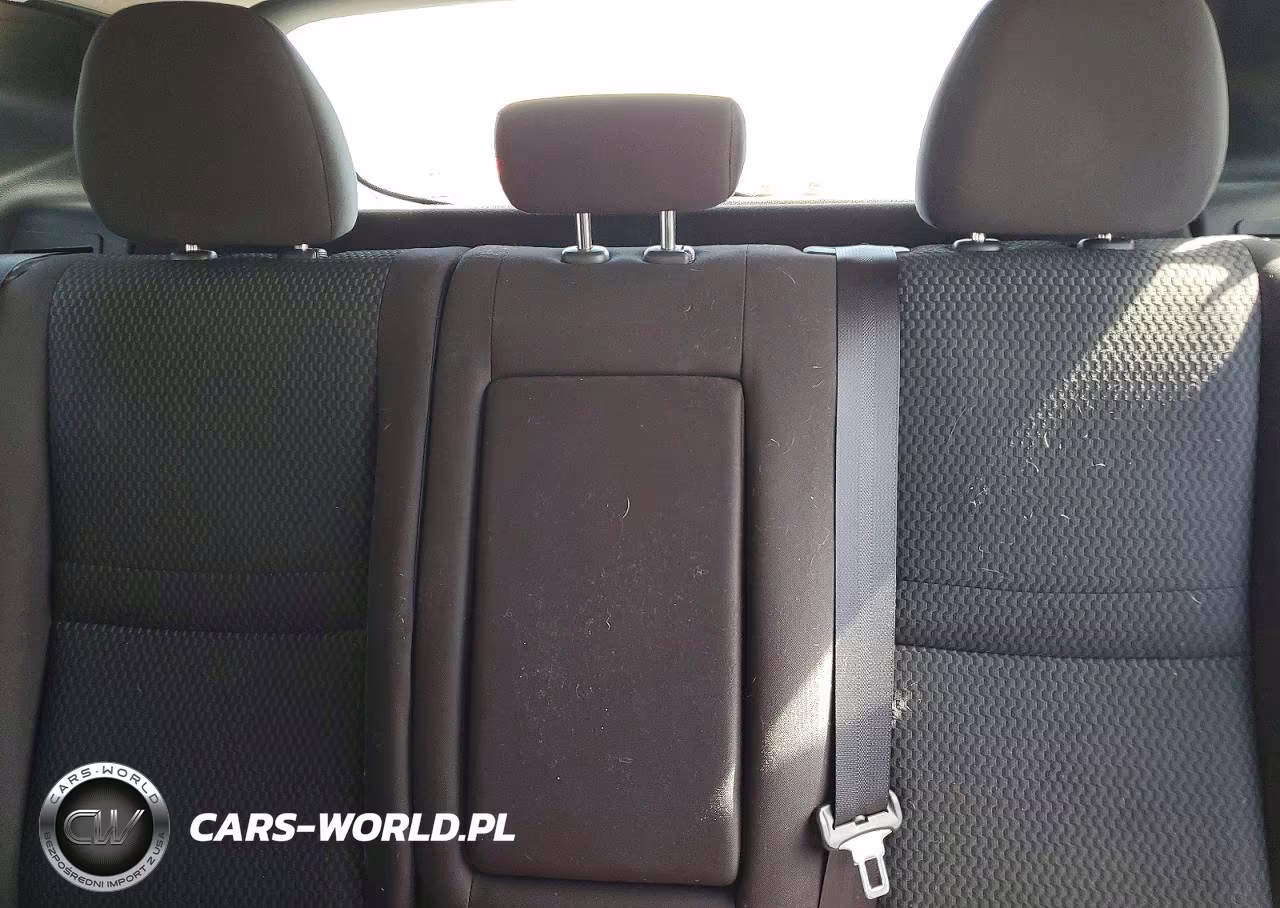 2018 Nissan Rogue Sport S VIN:JN1BJ1CR1JW290112 - 10