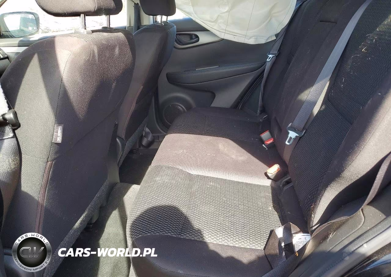 2018 Nissan Rogue Sport S VIN:JN1BJ1CR1JW290112 - 11