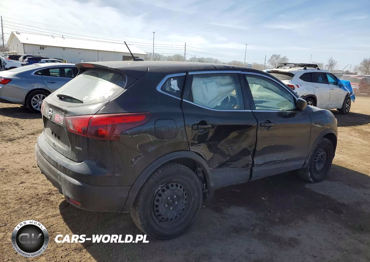 2018 Nissan Rogue Sport S VIN:JN1BJ1CR1JW290112 - 3