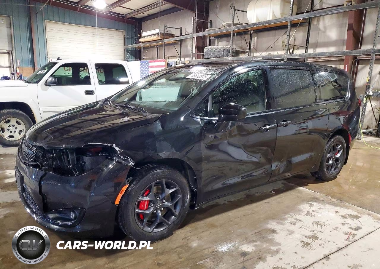 2020 Chrysler Pacifica Touring