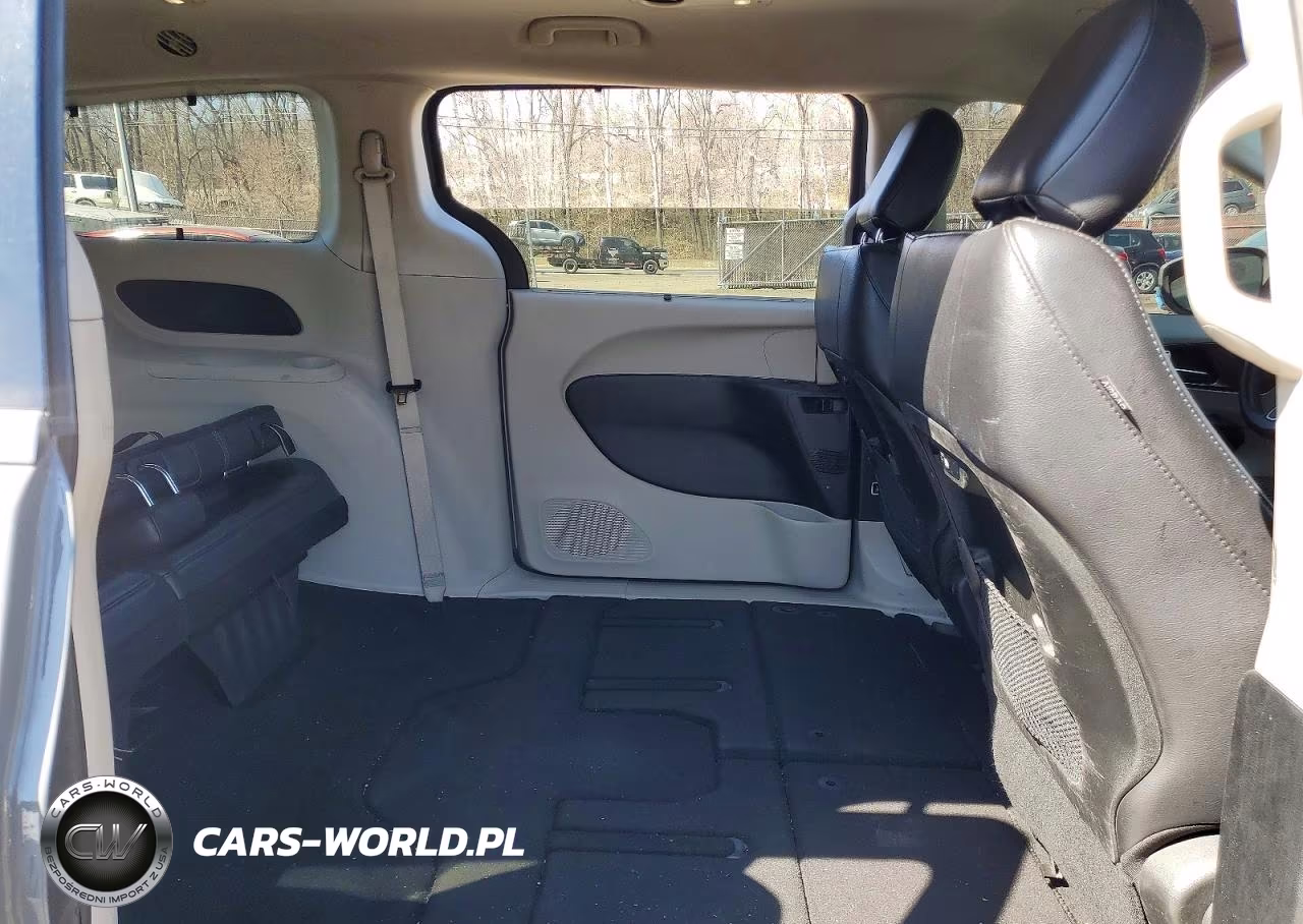 2022 Chrysler Pacifica Touring L VIN:2C4RC1BG6NR142879 - 10
