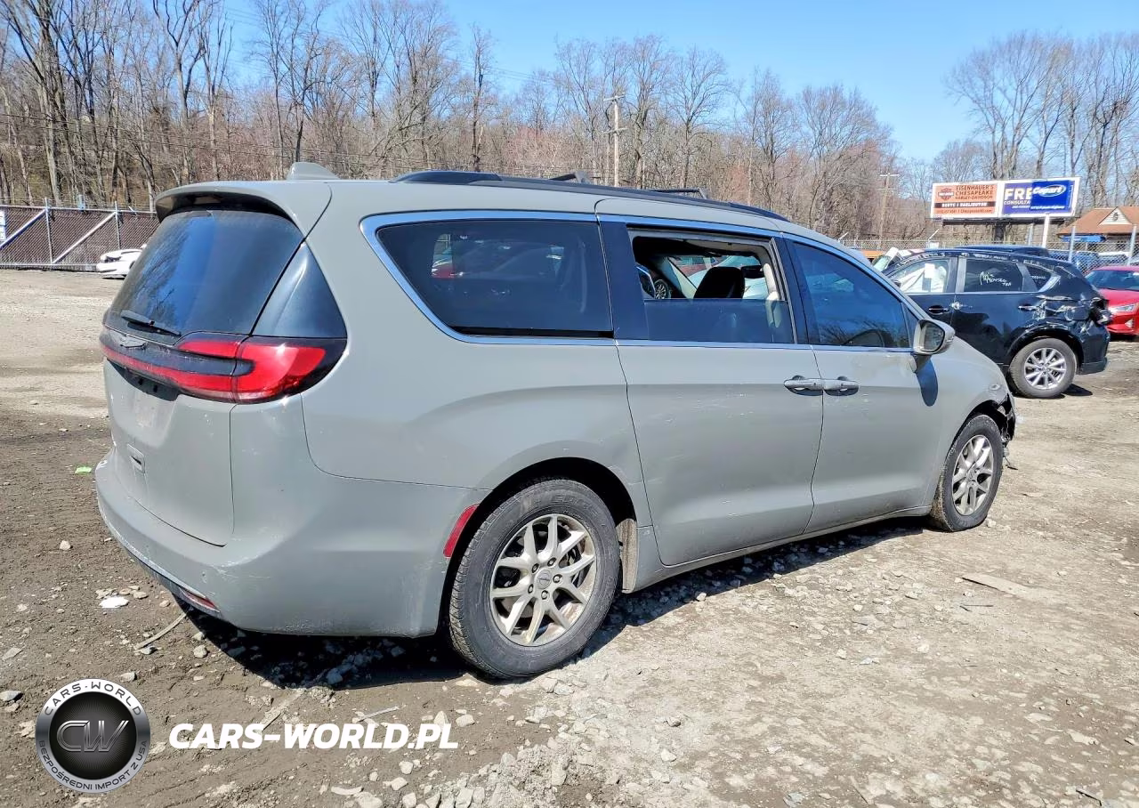 2022 Chrysler Pacifica Touring L VIN:2C4RC1BG6NR142879 - 3