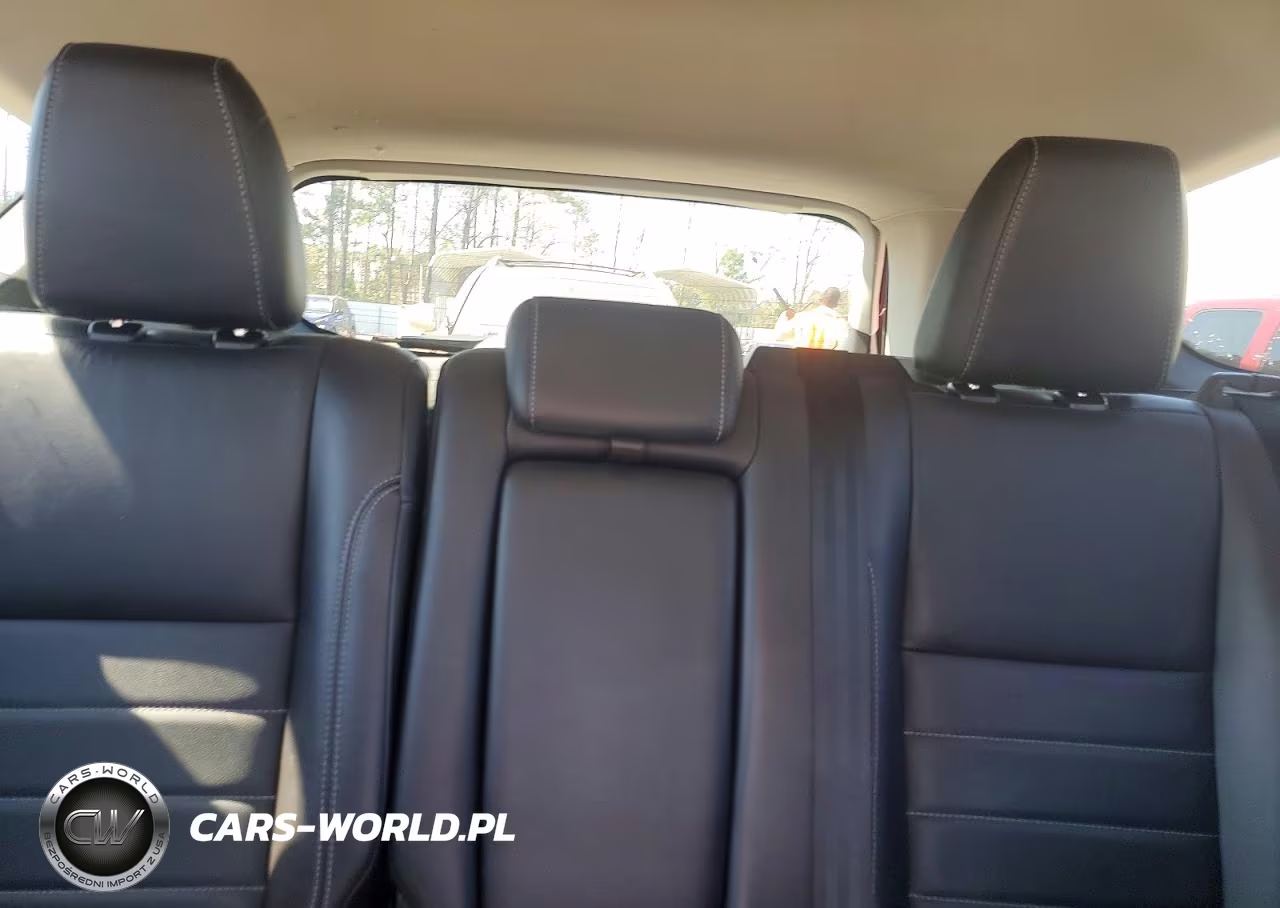2016 Ford Escape Titanium VIN:1FMCU0J98GUB43405 - 10
