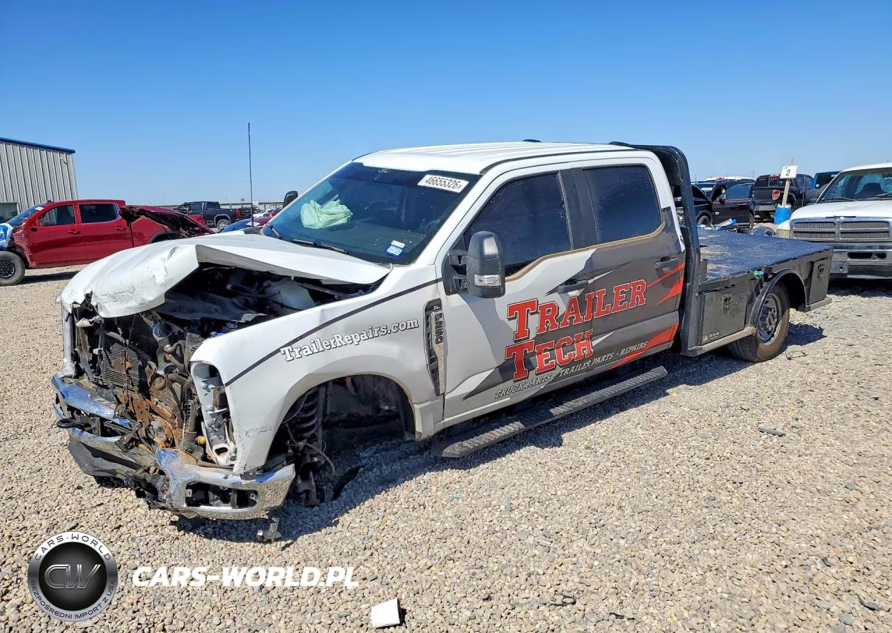2025 Ford F250 Super Duty Flatbed Truck – zdjęcie 1 z 12