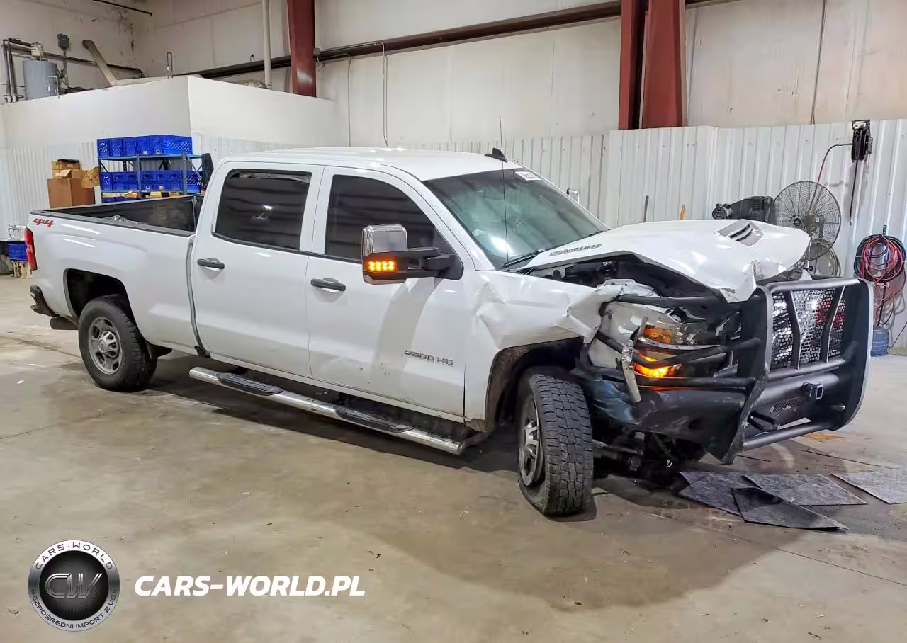 2018 Chevrolet Silverado K2500 Heavy Duty VIN:1GC1KUEY2JF246177 - 4