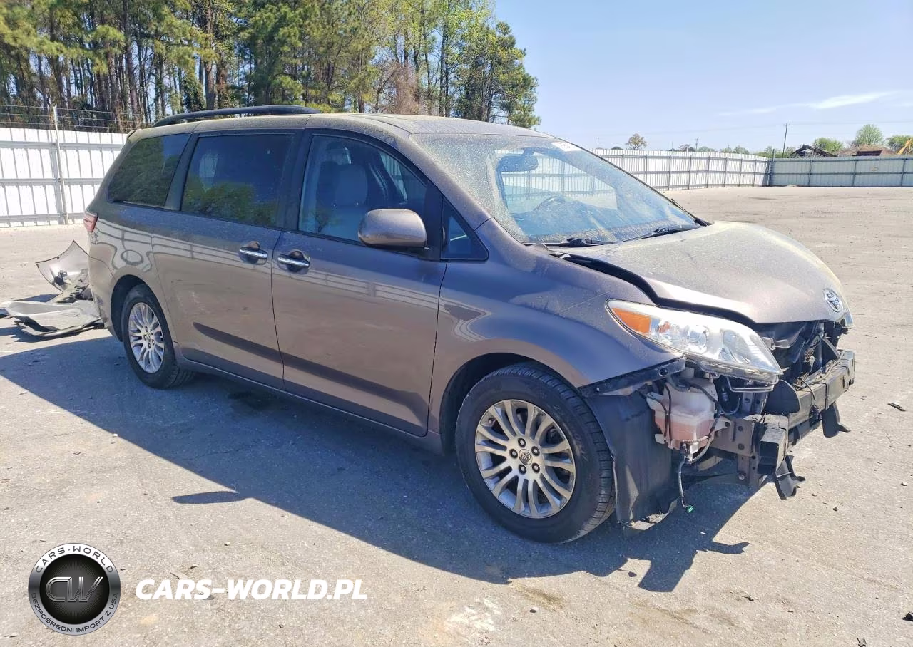 2015 Toyota Sienna Xle 8-Passenger VIN:5TDYK3DC5FS665436 - 4