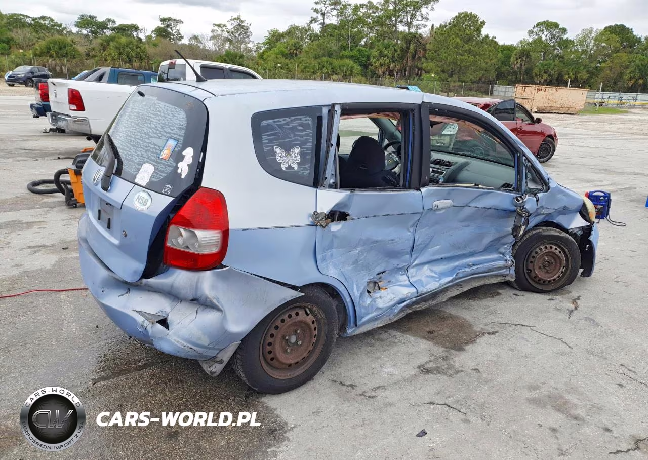 2008 Honda Fit VIN:JHMGD38488S046234 - 3
