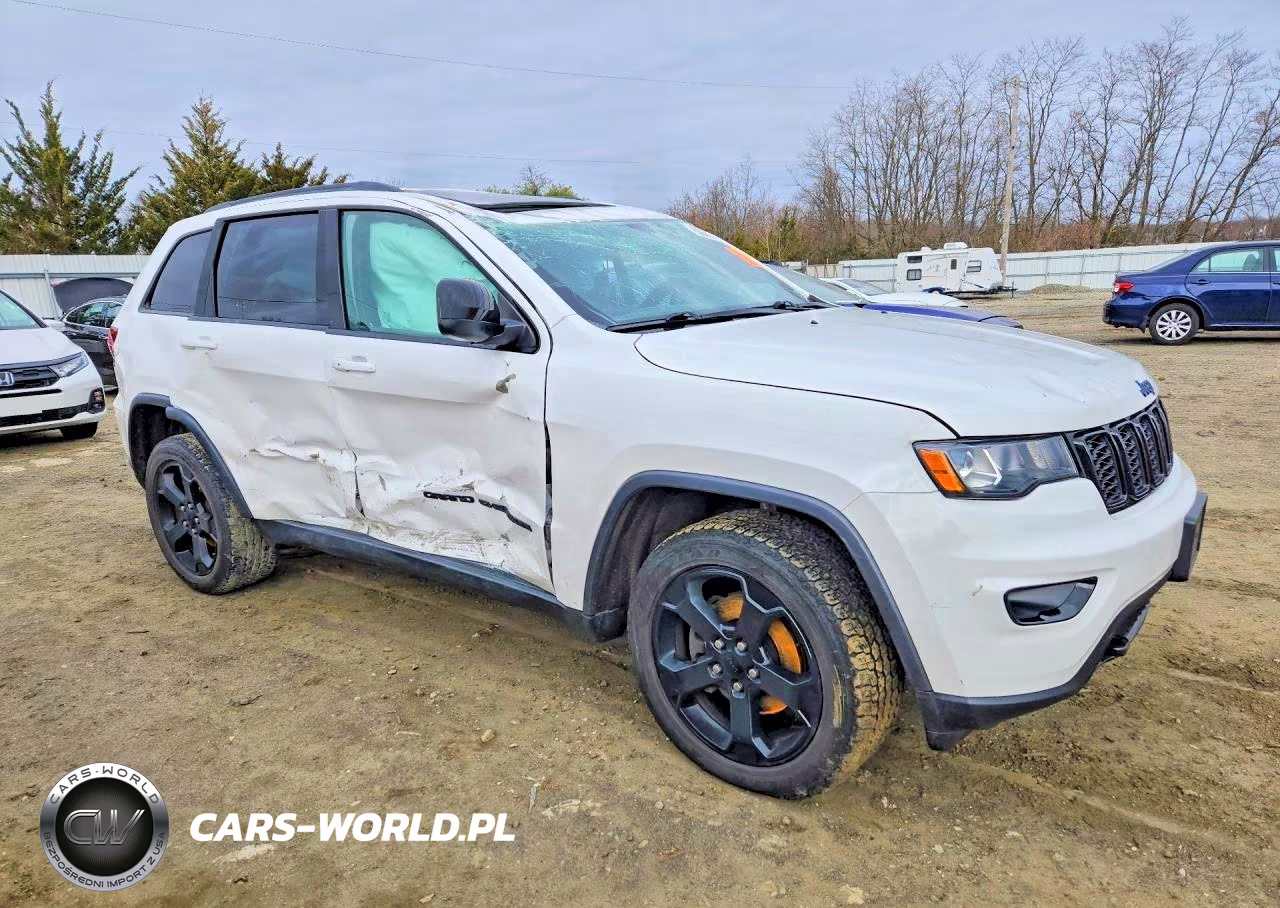 2018 Jeep Grand Cherokee Laredo VIN:1C4RJFAG0JC420893 - 4