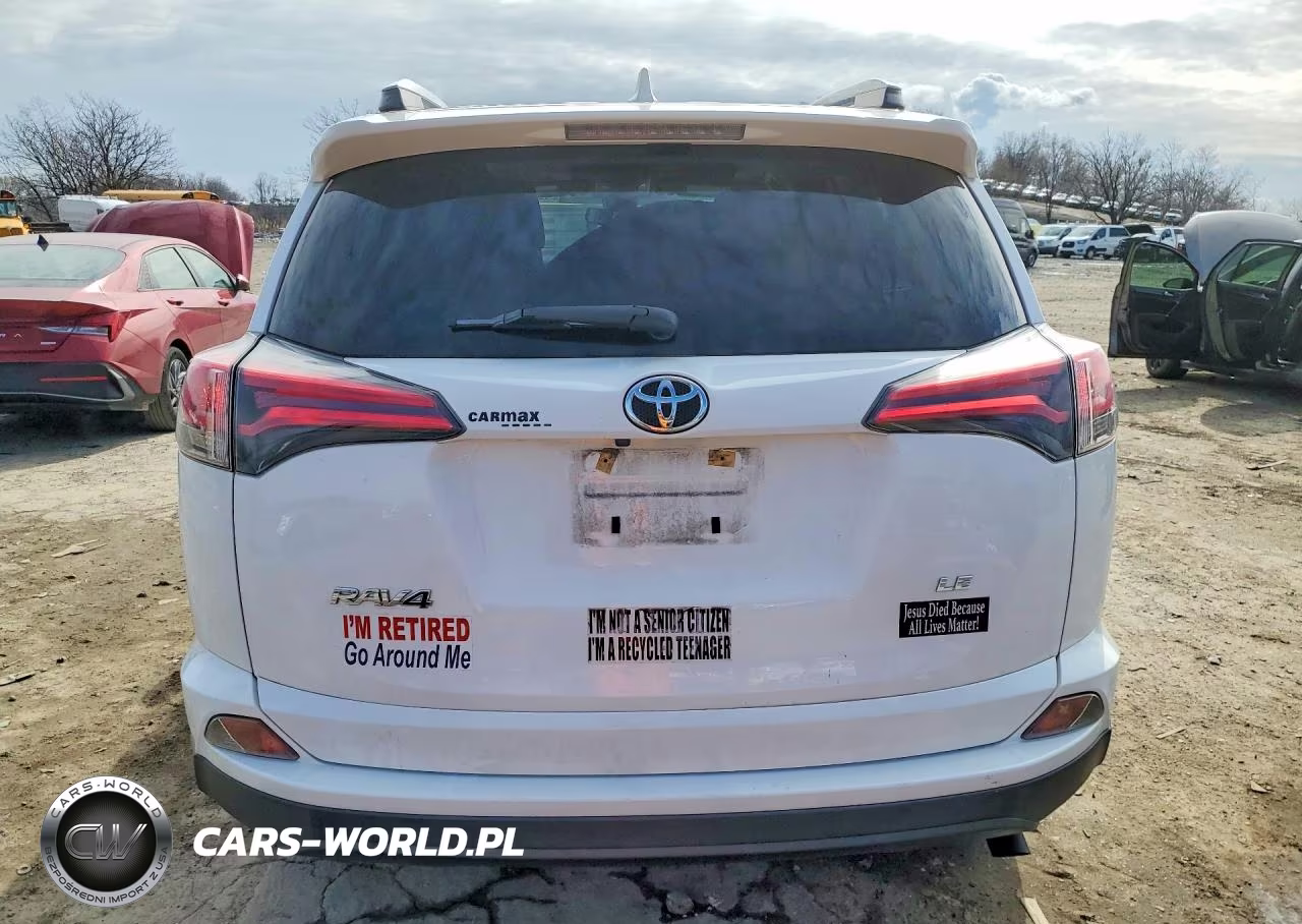 2018 Toyota Rav4 Le VIN:JTMZFREV2JJ207483 - 6