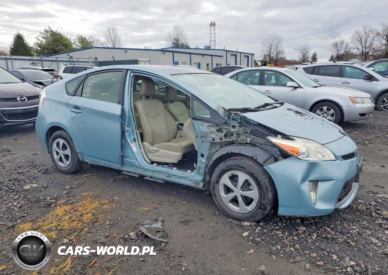 2014 Toyota Prius Four VIN:JTDKN3DU2E1735119 - 4