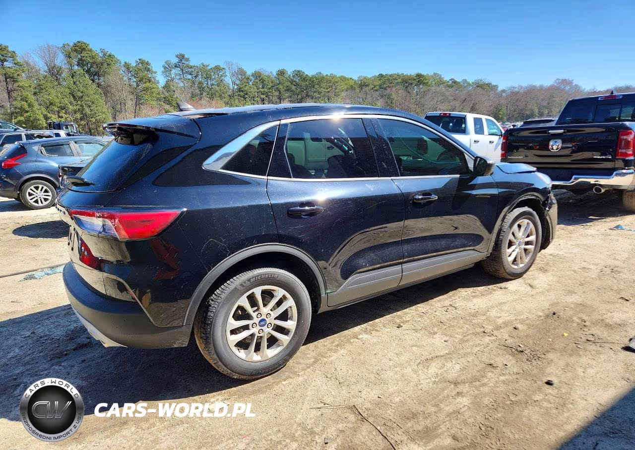 2022 Ford Escape Se VIN:1FMCU0G65NUB48636 - 3
