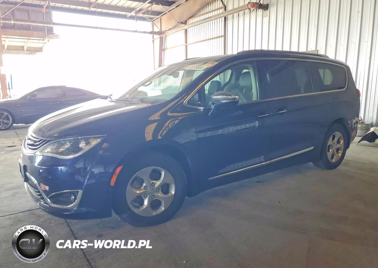 2018 Chrysler Pacifica Hybrid Limited