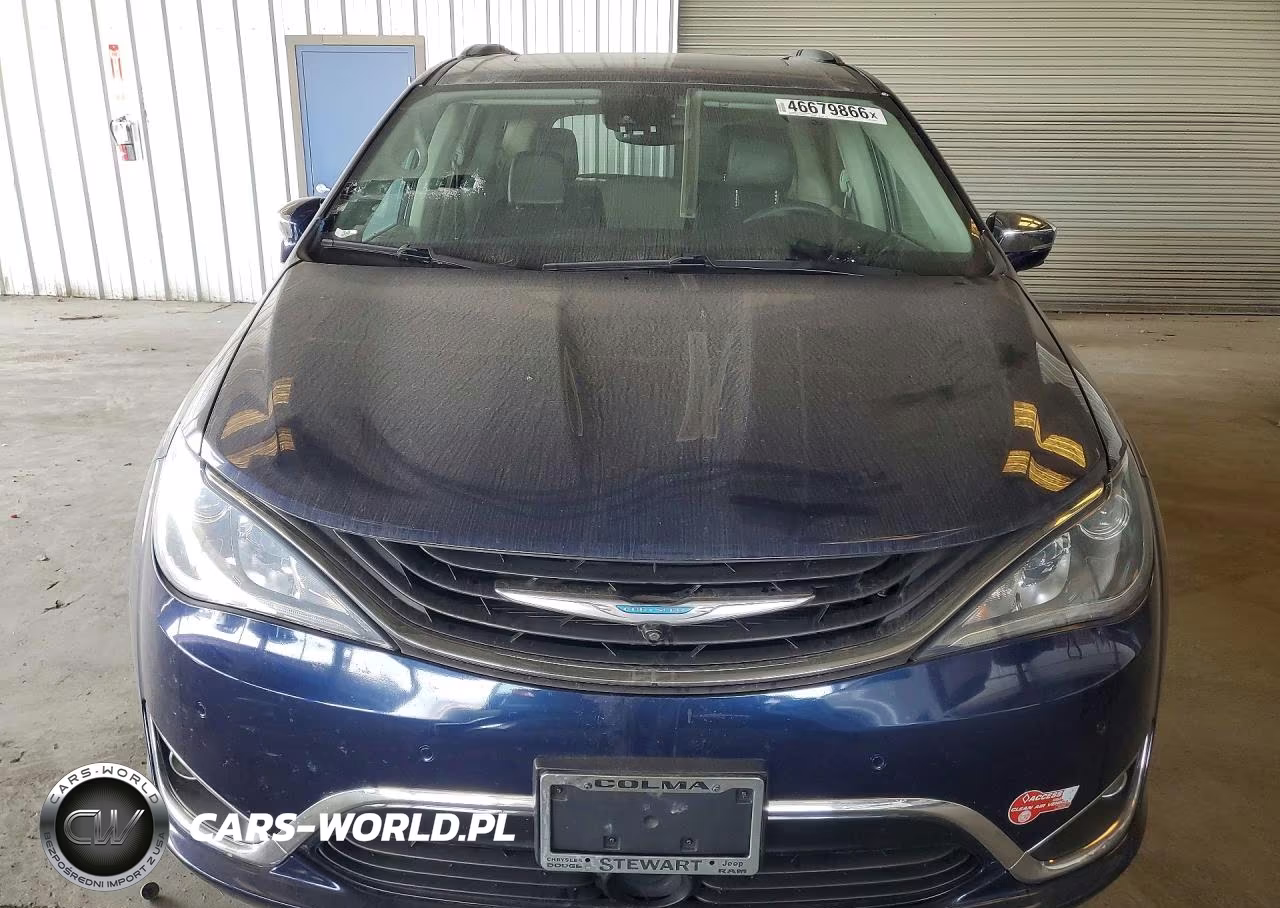 2018 Chrysler Pacifica Hybrid Limited VIN:2C4RC1N79JR230136 - 5