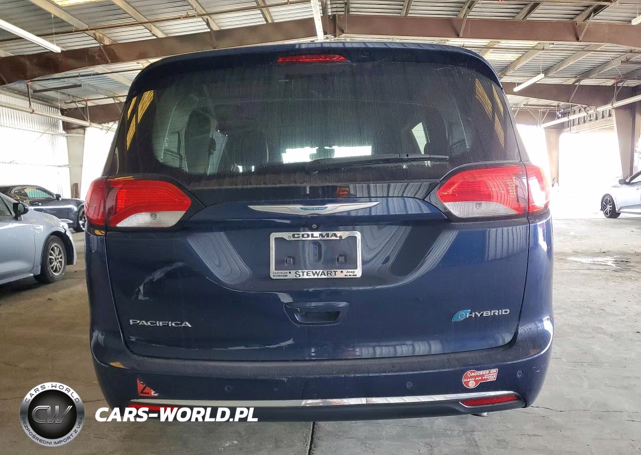 2018 Chrysler Pacifica Hybrid Limited VIN:2C4RC1N79JR230136 - 6