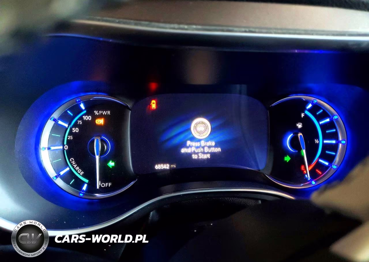 2018 Chrysler Pacifica Hybrid Limited VIN:2C4RC1N79JR230136 - 9