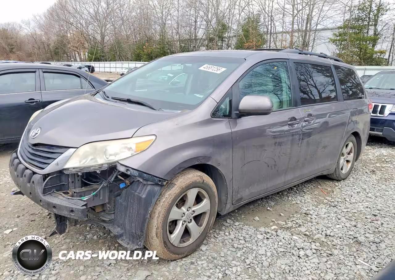 2011 Toyota Sienna Le 8-Passenger