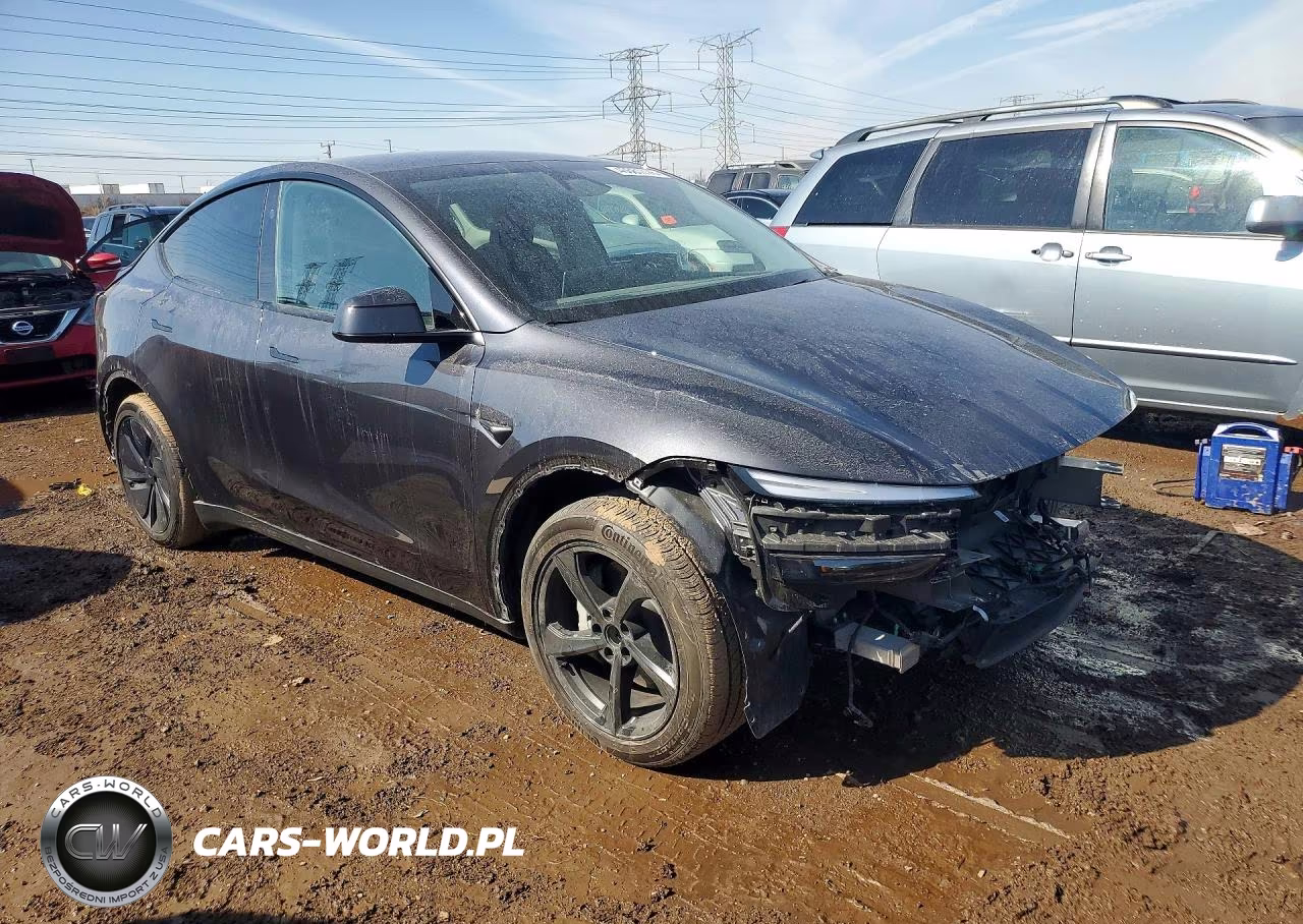 2026 Tesla Model Y VIN:7SAYGDEE6TF333919 - 4