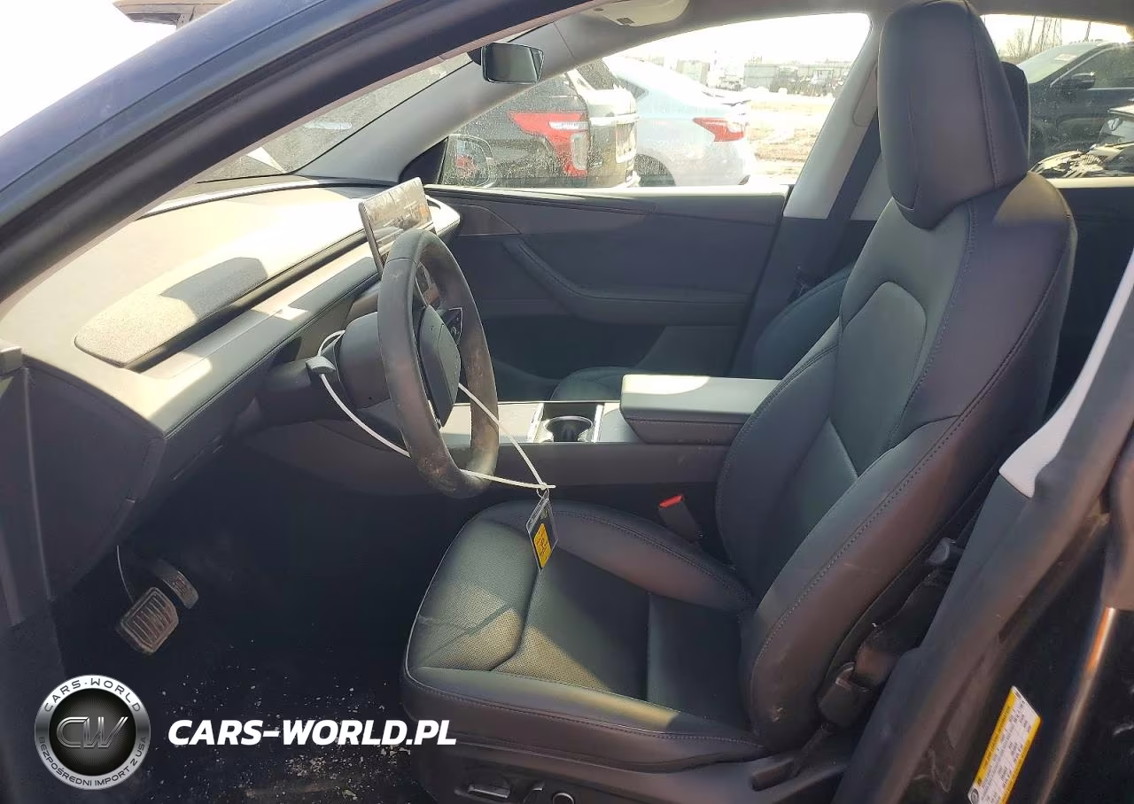 2026 Tesla Model Y VIN:7SAYGDEE6TF333919 - 7