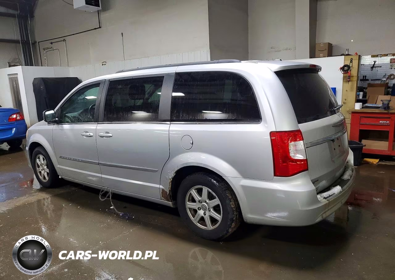 2011 Chrysler Town & Country Touring L VIN:2A4RR8DG5BR796704 - 2