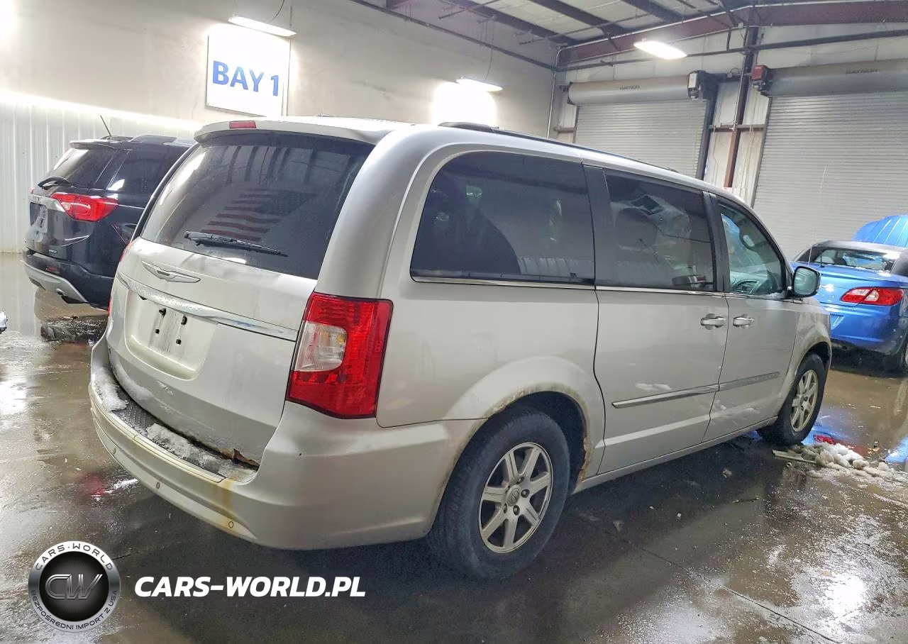 2011 Chrysler Town & Country Touring L VIN:2A4RR8DG5BR796704 - 3