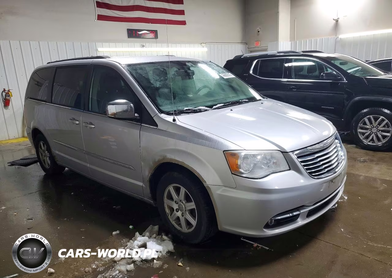 2011 Chrysler Town & Country Touring L VIN:2A4RR8DG5BR796704 - 4