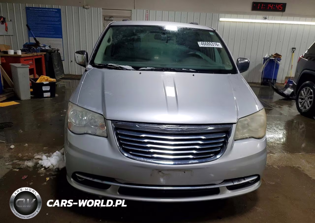 2011 Chrysler Town & Country Touring L VIN:2A4RR8DG5BR796704 - 5