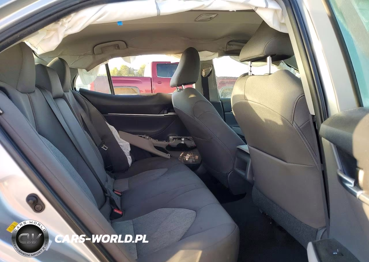 2019 Toyota Camry Le VIN:4T1B11HK6KU191464 - 10