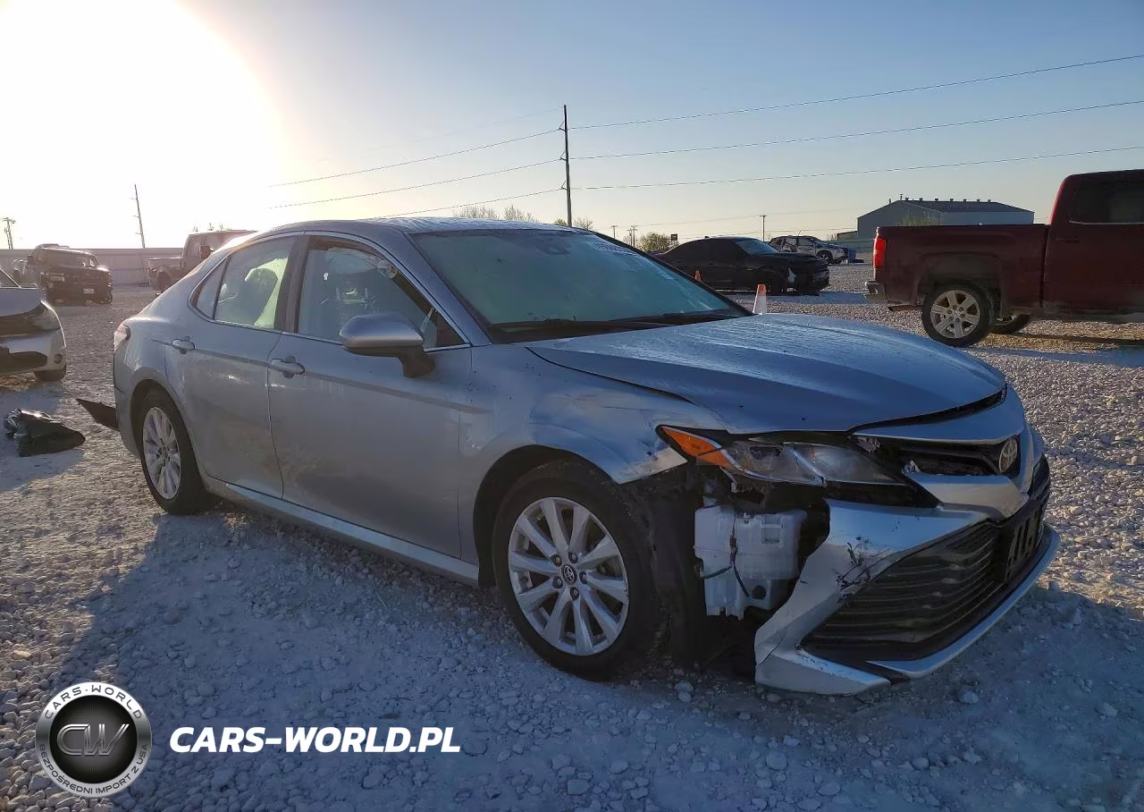 2019 Toyota Camry Le VIN:4T1B11HK6KU191464 - 4