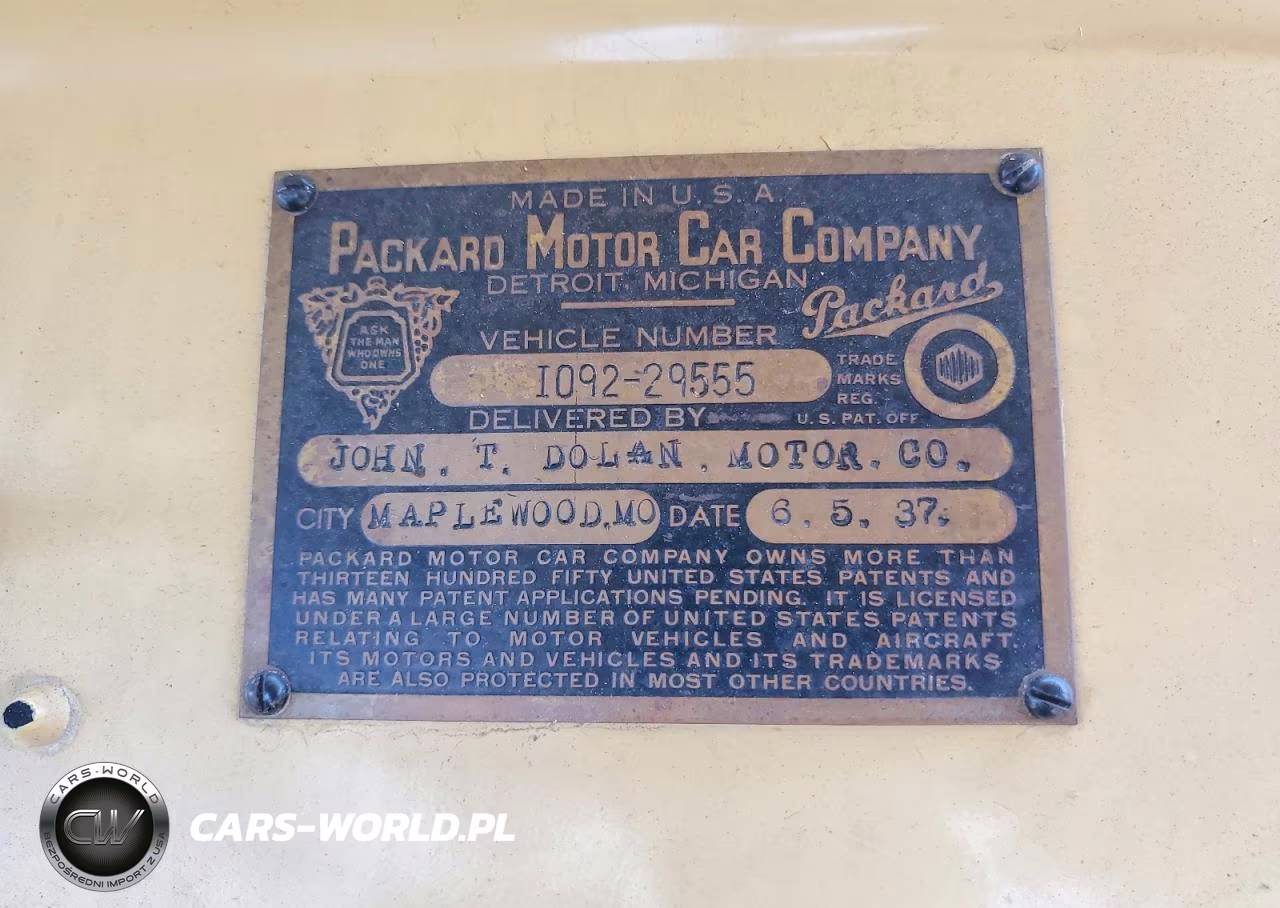 1937 Packard Deluxe Eight VIN:I09229555 - 12