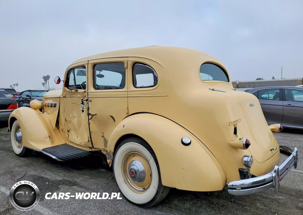 1937 Packard Deluxe Eight VIN:I09229555 - 2