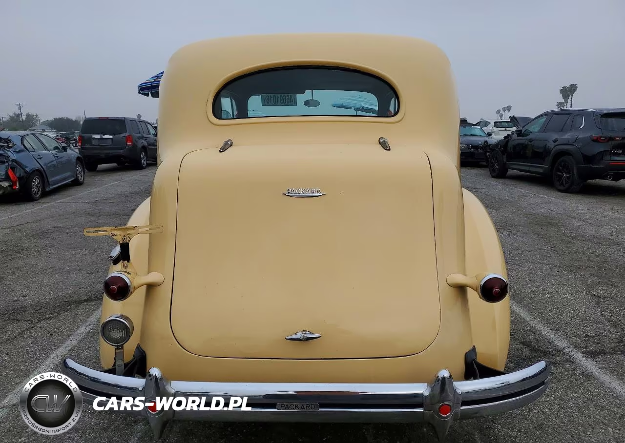 1937 Packard Deluxe Eight VIN:I09229555 - 6