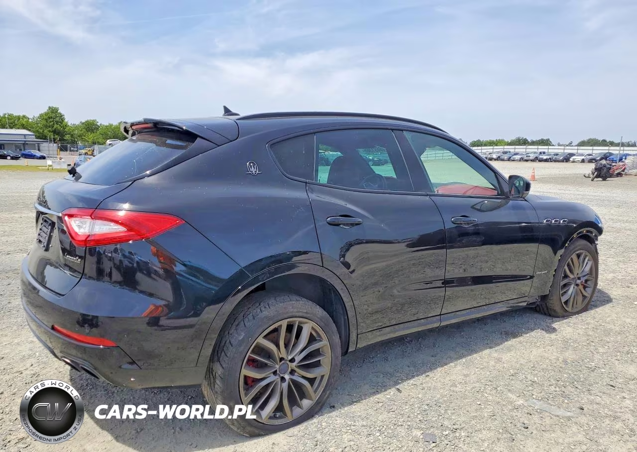 2018 Maserati Levante S Sport VIN:ZN661YUS4JX301346 - 3