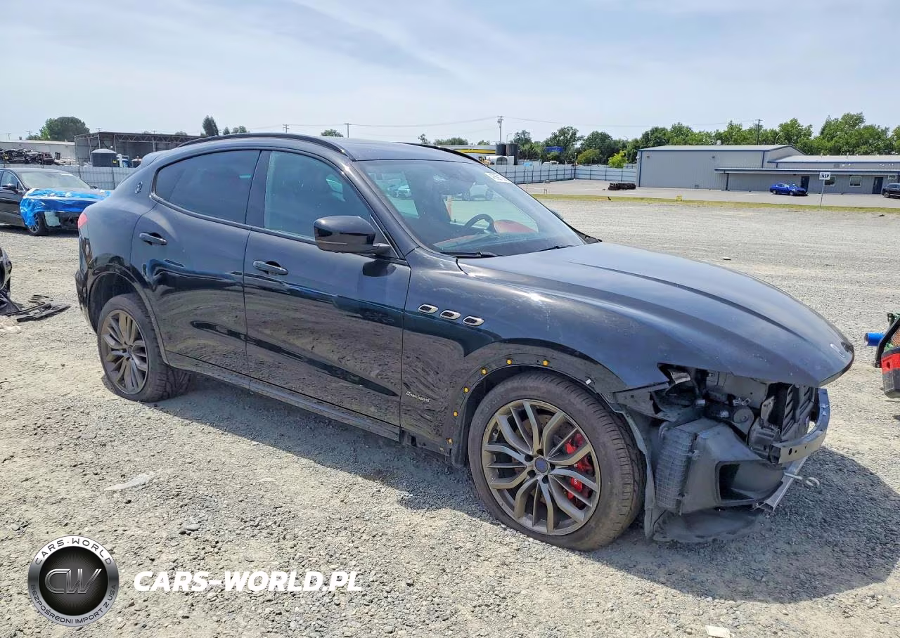 2018 Maserati Levante S Sport VIN:ZN661YUS4JX301346 - 4