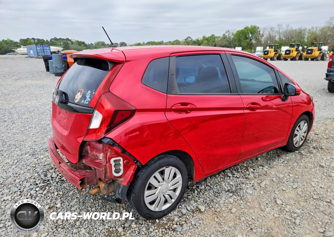 2015 Honda Fit Lx VIN:3HGGK5H58FM764644 - 3