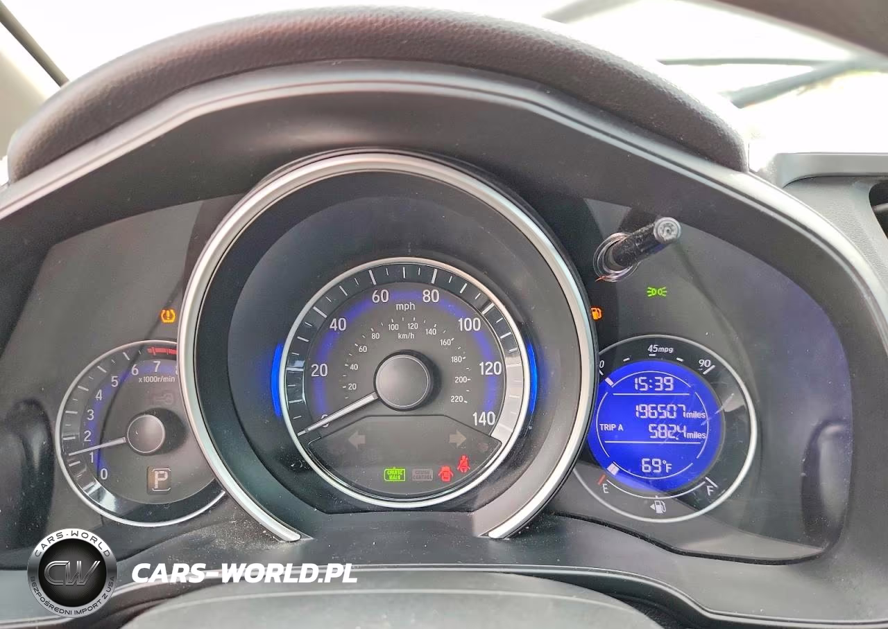 2015 Honda Fit Lx VIN:3HGGK5H58FM764644 - 9
