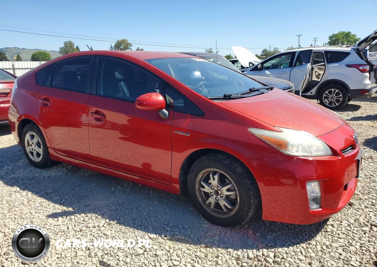2011 Toyota Prius Three VIN:JTDKN3DU8B1447598 - 4