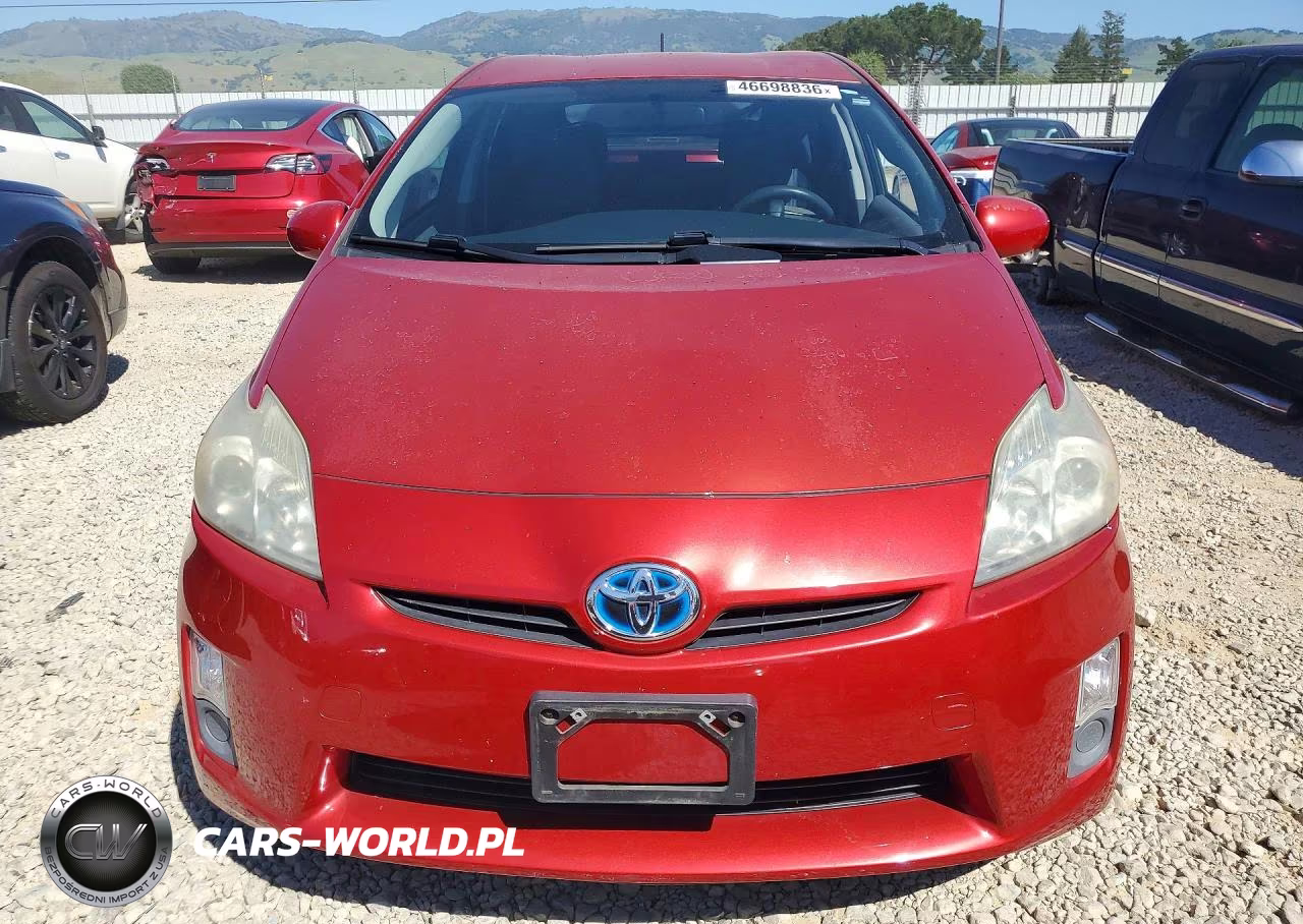 2011 Toyota Prius Three VIN:JTDKN3DU8B1447598 - 5