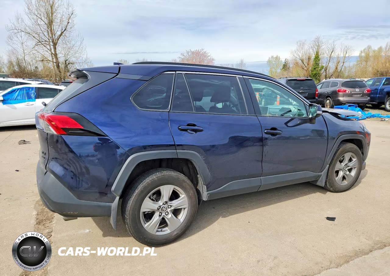 2024 Toyota Rav4 Xle VIN:2T3P1RFV9RW426488 - 3
