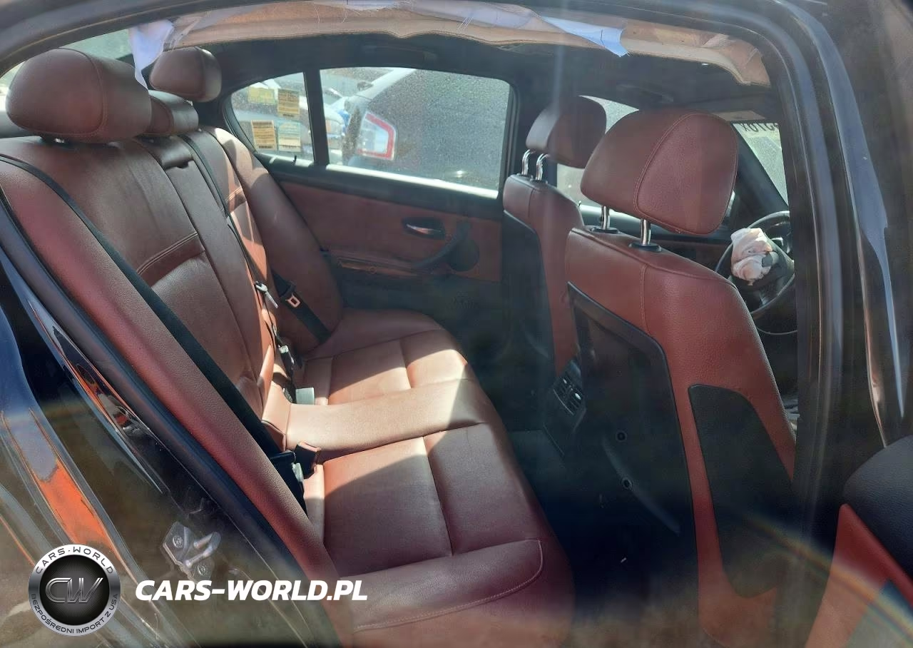 2011 BMW 335 Xi VIN:WBAPL5C55BA920484 - 10