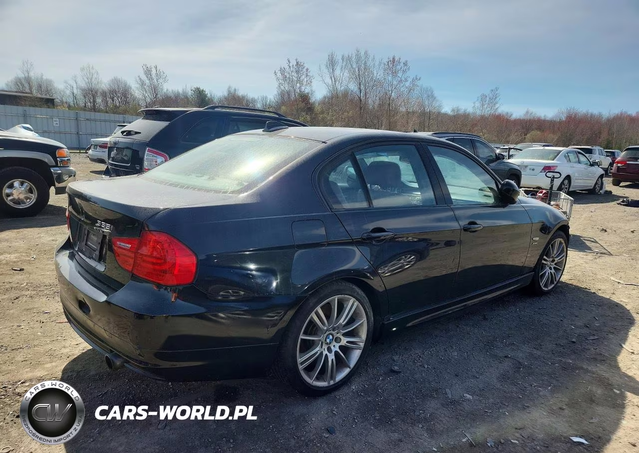 2011 BMW 335 Xi VIN:WBAPL5C55BA920484 - 3